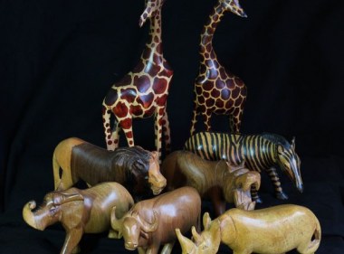 hand-carved-wooden-sculptures1